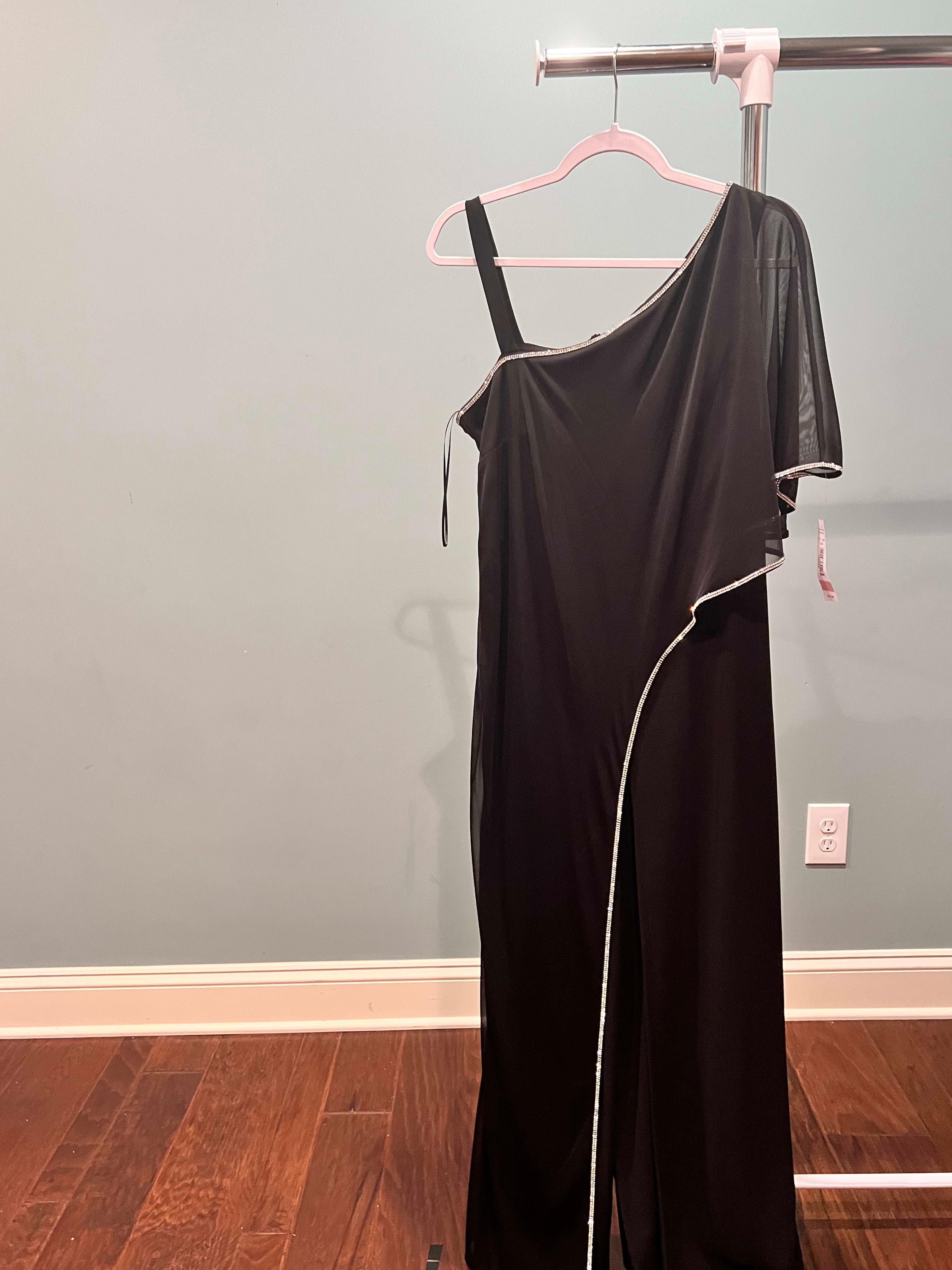 Black One-Shoulder Evening Gown